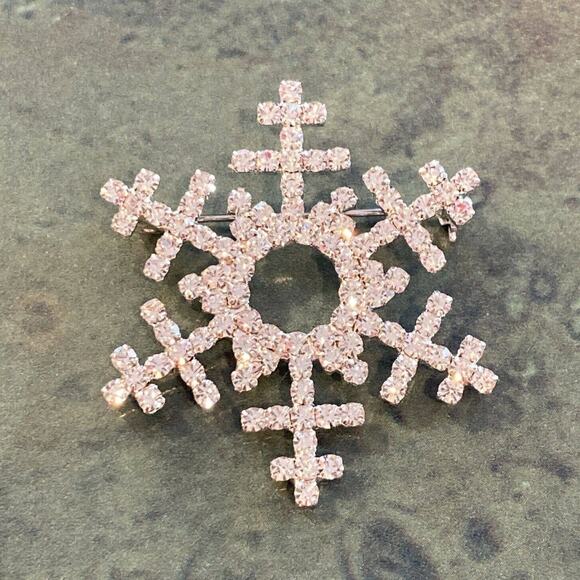 White rhinestones brooch festive Christmas holiday silver snowflake motif pin - Picture 1 of 3